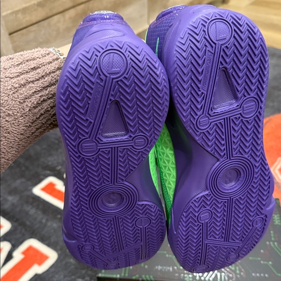 Puma Neon Green and Deep Purple Sneakers - Picture 5 of 6